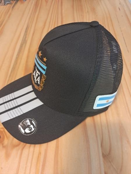 GORRAS ARGENTINA AFA NEGRA 3 TIRAS BLANCA