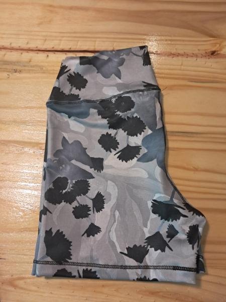 CALZA CORTA ESTAMPADA
