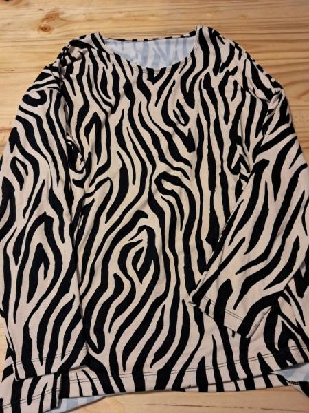 REMERA MANGA LARGA DAMA